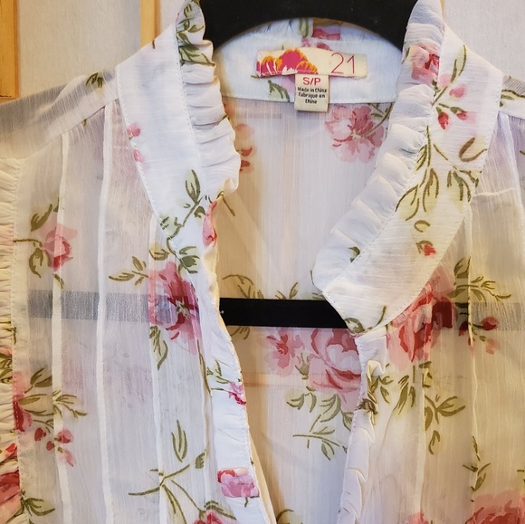 White flower button blouse - Picture 2 of 2